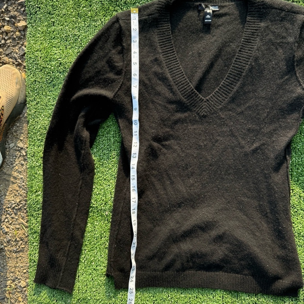 Cashmere Luxury Black V-neck Sweater, aqua brand size large - Picture 8 of 8